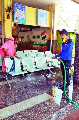 Ganeshpeth bus station becomes shiny: administration initiative | नागपुरातील गणेशपेठ बसस्थानक झाले चकाचक : प्रशासनाचा पुढाकार Ganeshpeth bus station becomes shiny: administration initiative | नागपुरातील गणेशपेठ बसस्थानक झाले चकाचक : प्रशासनाचा पुढाकार