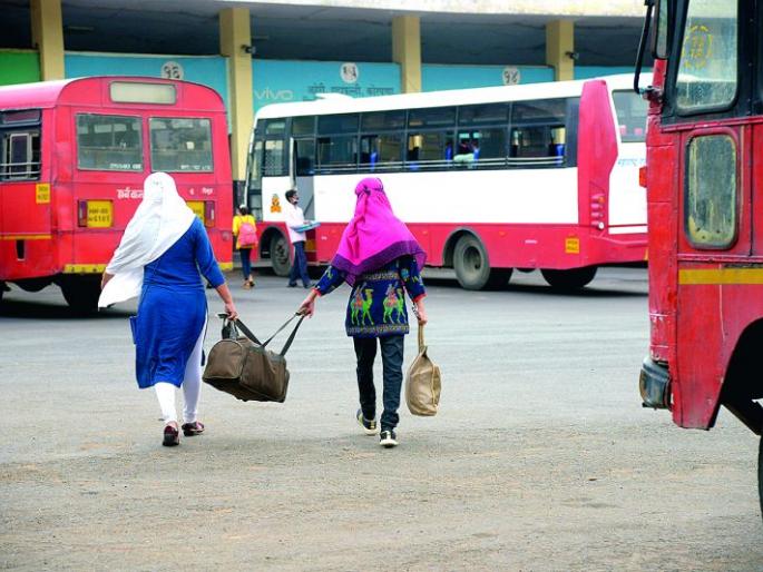Increased number of ST passengers: Crowd at Ganeshpeth bus stand | एसटीच्या प्रवाशांची वाढली संख्या : गणेशपेठ बसस्थानकावर गर्दी  Increased number of ST passengers: Crowd at Ganeshpeth bus stand | एसटीच्या प्रवाशांची वाढली संख्या : गणेशपेठ बसस्थानकावर गर्दी