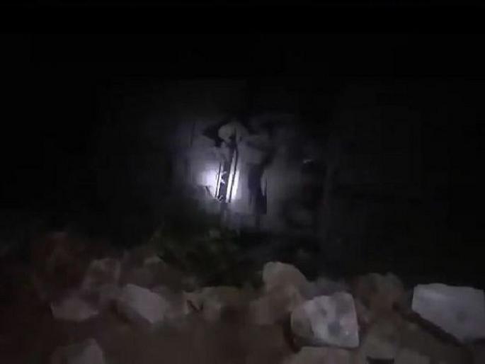 Mango tree survives 50 passengers' lives; Bus down in Ambenali Ghat collapses in valley! | आंब्याच्या झाडामुळे वाचले ५० प्रवाशांचे प्राण; आंबेनळी घाटात बस दरीत कोसळली! Mango tree survives 50 passengers' lives; Bus down in Ambenali Ghat collapses in valley! | आंब्याच्या झाडामुळे वाचले ५० प्रवाशांचे प्राण; आंबेनळी घाटात बस दरीत कोसळली!
