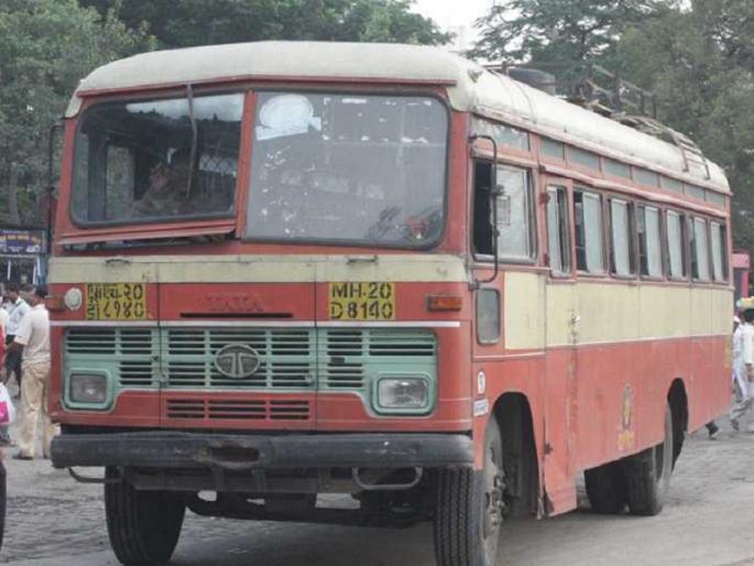 Suspension of driver-carrier if unpaid parcel is taken from ST | एसटीतून विनापरवानगी पार्सल नेल्यास चालक-वाहकांचे निलंबन Suspension of driver-carrier if unpaid parcel is taken from ST | एसटीतून विनापरवानगी पार्सल नेल्यास चालक-वाहकांचे निलंबन