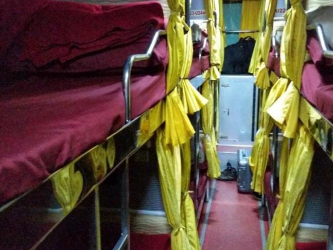 Offensive act by old man with young woman in travels, young woman took bus directly to police station | ट्रॅव्हल्समध्ये तरुणीसोबत वृद्धाकडून आक्षेपार्ह कृत्य, तरुणीने बस नेली थेट पोलिस ठाण्यात Offensive act by old man with young woman in travels, young woman took bus directly to police station | ट्रॅव्हल्समध्ये तरुणीसोबत वृद्धाकडून आक्षेपार्ह कृत्य, तरुणीने बस नेली थेट पोलिस ठाण्यात