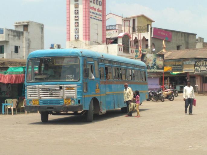 ... At last the Jintur-Akola bus came on Shirpur bus stand | ...अखेर जिंतूर-अकोला बसफेरी आली शिरपूर बसस्थानकावर ... At last the Jintur-Akola bus came on Shirpur bus stand | ...अखेर जिंतूर-अकोला बसफेरी आली शिरपूर बसस्थानकावर
