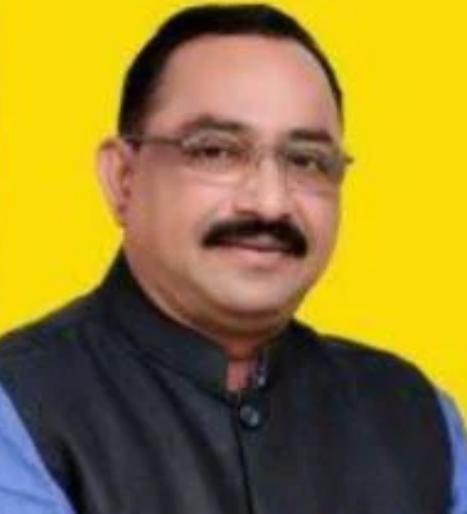 Former Standing Speaker of Bavia slapped | बविआच्या माजी स्थायी सभापतीला ठोशाबुक्यांनी मारहाण Former Standing Speaker of Bavia slapped | बविआच्या माजी स्थायी सभापतीला ठोशाबुक्यांनी मारहाण