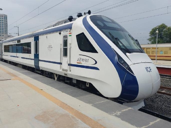Mumbai-Solapur Vande Bharat Express is likely to start in March | मुंबई-सोलापूर वंदे भारत एक्सप्रेसचे उद्घाटन पुढे ढकलले, मार्चमध्ये होण्याची शक्यता Mumbai-Solapur Vande Bharat Express is likely to start in March | मुंबई-सोलापूर वंदे भारत एक्सप्रेसचे उद्घाटन पुढे ढकलले, मार्चमध्ये होण्याची शक्यता