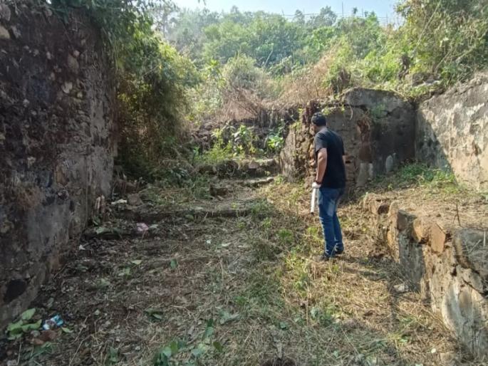 Cleaning campaign by Gadpremi on Dharavi fort at Bhainder's Chowk | भाईंदरच्या चौक येथील धारावी किल्यावर गडप्रेमीकडून स्वच्छता मोहीम  Cleaning campaign by Gadpremi on Dharavi fort at Bhainder's Chowk | भाईंदरच्या चौक येथील धारावी किल्यावर गडप्रेमीकडून स्वच्छता मोहीम