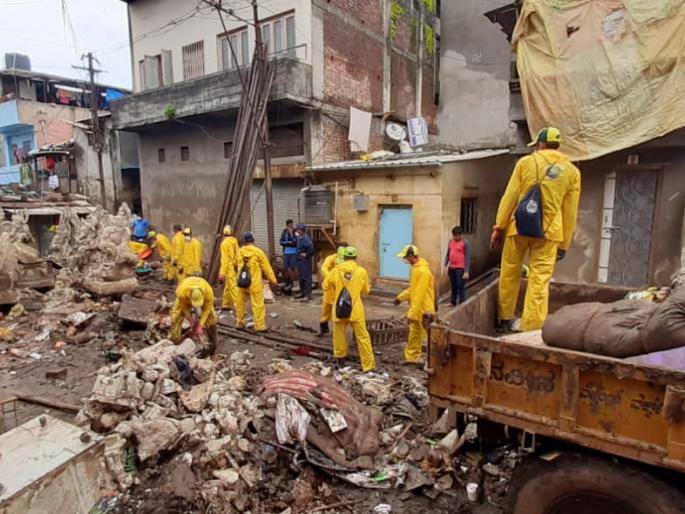 KDMG through Kolhapur collection of 150 thousand tonnes of waste | केडीएमजीच्या माध्यमातून कोल्हापूरातील तब्बल दीडहजार टन कचऱ्याचा उठाव KDMG through Kolhapur collection of 150 thousand tonnes of waste | केडीएमजीच्या माध्यमातून कोल्हापूरातील तब्बल दीडहजार टन कचऱ्याचा उठाव