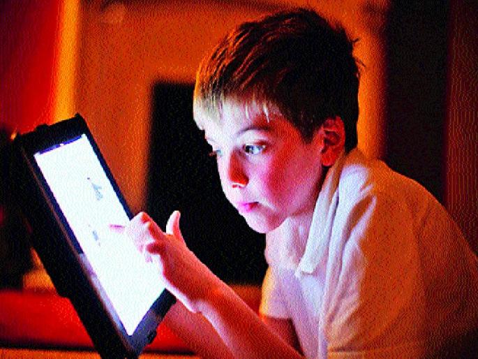 Kids are missing out on the virtual world, parents' worries about 'Blue Whale' | आभासी जगात हरवताहेत मुले, ‘ब्लू व्हेल’ने पालक चिंतेत   Kids are missing out on the virtual world, parents' worries about 'Blue Whale' | आभासी जगात हरवताहेत मुले, ‘ब्लू व्हेल’ने पालक चिंतेत
