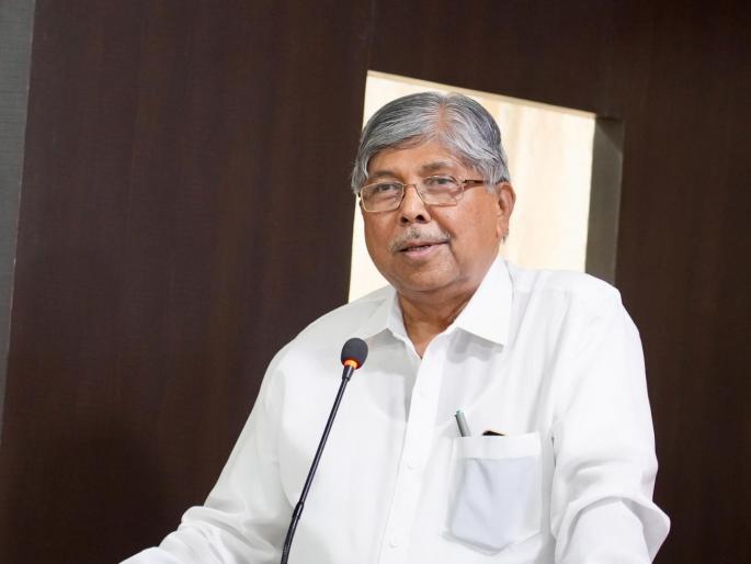 We gave the work lists to the Pune Municipal Commissioner; Chandrakant Patil claims | पुणे महापालिका आयुक्तांना आम्हीच कामाच्या याद्या दिल्या; चंद्रकांत पाटलांचा दावा We gave the work lists to the Pune Municipal Commissioner; Chandrakant Patil claims | पुणे महापालिका आयुक्तांना आम्हीच कामाच्या याद्या दिल्या; चंद्रकांत पाटलांचा दावा