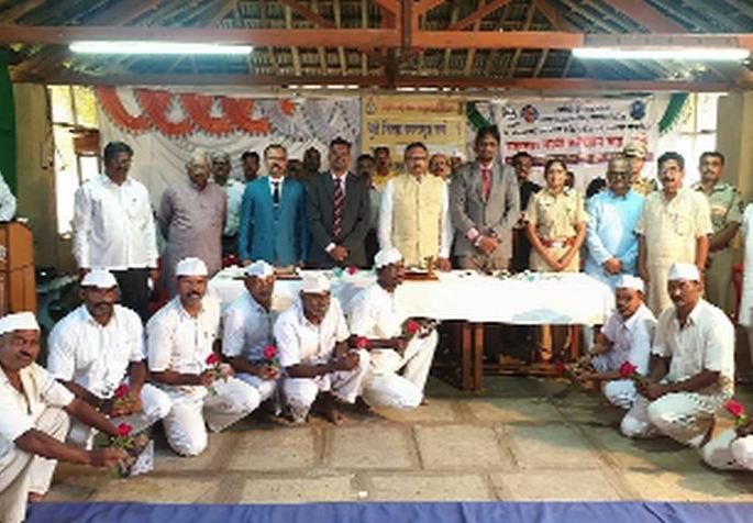 3 Prisoners welcomed in prison | १२३ कैद्यांचा कारागृहात सत्कार