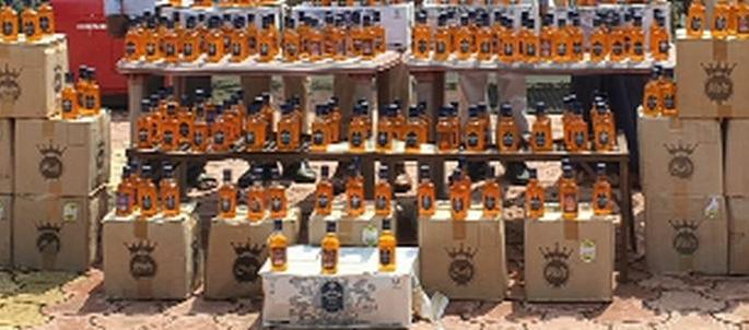 Large stock of domestic and foreign liquor seized | देशी-विदेशी मद्याचा मोठा साठा जप्त