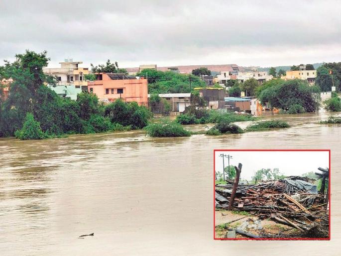 continues heavy rains in Vidarbha; Chandrapur was hit by floods, three were swept away | विदर्भात संततधार सुरूच; चंद्रपूरला पुराचा विळखा, तिघे वाहून गेले continues heavy rains in Vidarbha; Chandrapur was hit by floods, three were swept away | विदर्भात संततधार सुरूच; चंद्रपूरला पुराचा विळखा, तिघे वाहून गेले