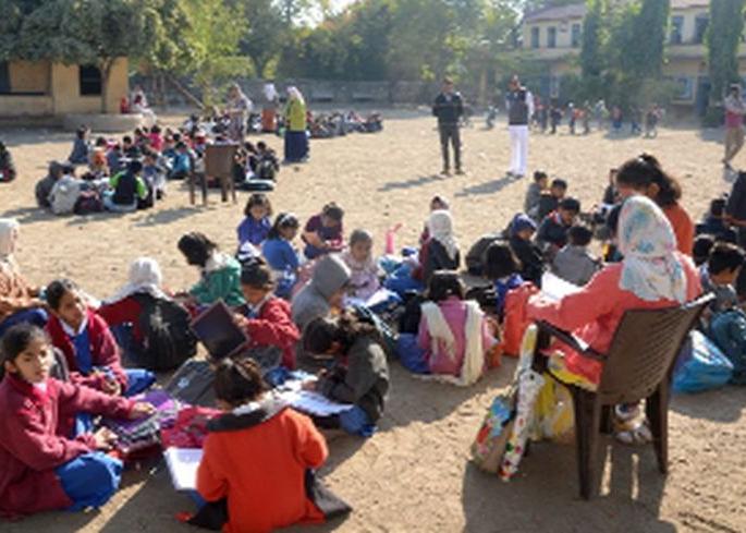 Temperate temperature is 2 to 2 degrees on the second day | दुस-या दिवशीही तापमान २़२ अंशांवर स्थिर