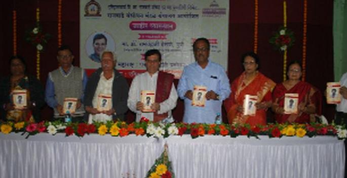 Living in Marathi language due to Saint literature | संत साहित्यामुळेच मराठी भाषेत जिवंत  Living in Marathi language due to Saint literature | संत साहित्यामुळेच मराठी भाषेत जिवंत