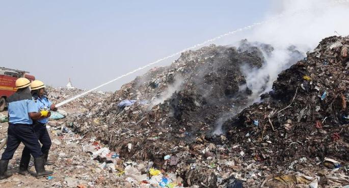 Fire at Bhandewadi dumping yard in Nagpur | नागपुरातील भांडेवाडी डम्पिंग यार्डला आग