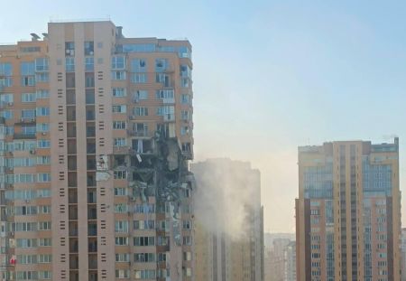 'Target' by BM-31 rocket missiles in a residential area of Kiev; Nagpurkar scientist briefly survived | कीव्हमधील रहिवाशी भागात ‘बीएम-३१ रॉकेट मिसाईल्स’द्वारे ‘टार्गेट’; नागपूरकर वैज्ञानिक थोडक्यात बचावले