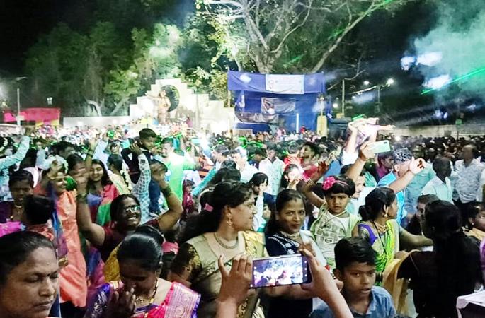 Big news; The DJ's voice crossed the line !; Notices issued to 16th Anniversary Circles | मोठी बातमी; डीजेच्या आवाजाने ओलांडली मर्यादा!; सोळा जयंती मंडळांना दिल्या नोटिसा Big news; The DJ's voice crossed the line !; Notices issued to 16th Anniversary Circles | मोठी बातमी; डीजेच्या आवाजाने ओलांडली मर्यादा!; सोळा जयंती मंडळांना दिल्या नोटिसा