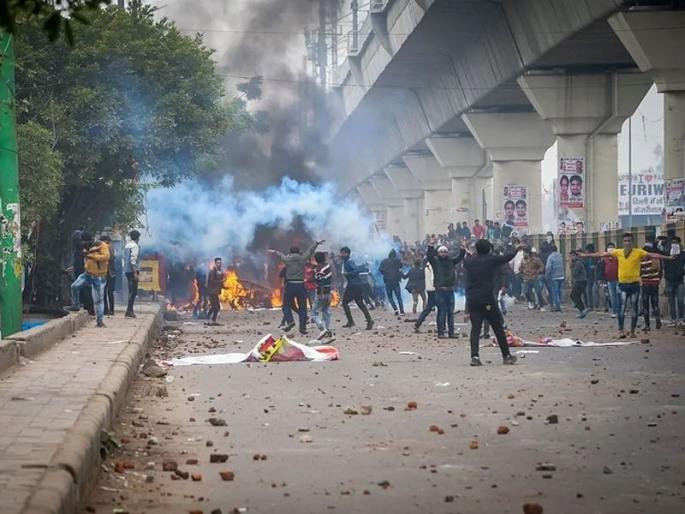 Are the questions on the road going to be solved? | रस्त्यावर येऊन प्रश्न सुटणार आहेत का? Are the questions on the road going to be solved? | रस्त्यावर येऊन प्रश्न सुटणार आहेत का?