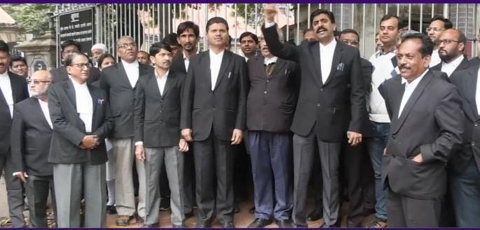 Advocates agitated against CAA in Nagpur | नागपुरात 'सीएए'विरुद्ध वकिलांचे आंदोलन