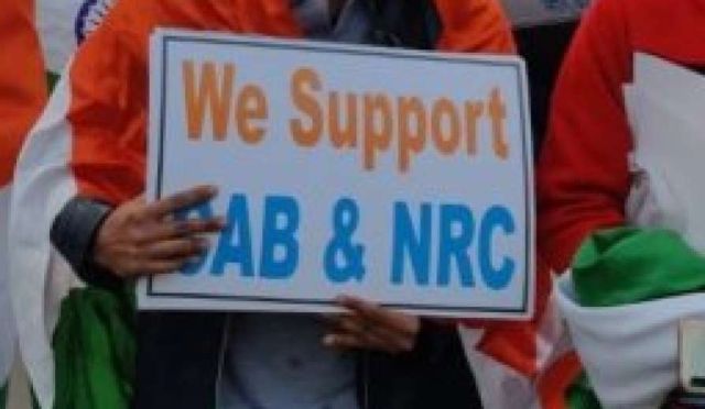 In the Jalgaon district, Omar Khaled, Yogendra Yadav's meetings were held in the hall of the SP. | जळगाव जिल्ह्यात उमर खालीद, योगेंद्र यादव यांच्या सभांना पोलिसांची ना, परवानगीवरुन दोन्ही गट एस.पींच्या दालनात समोरासमोर