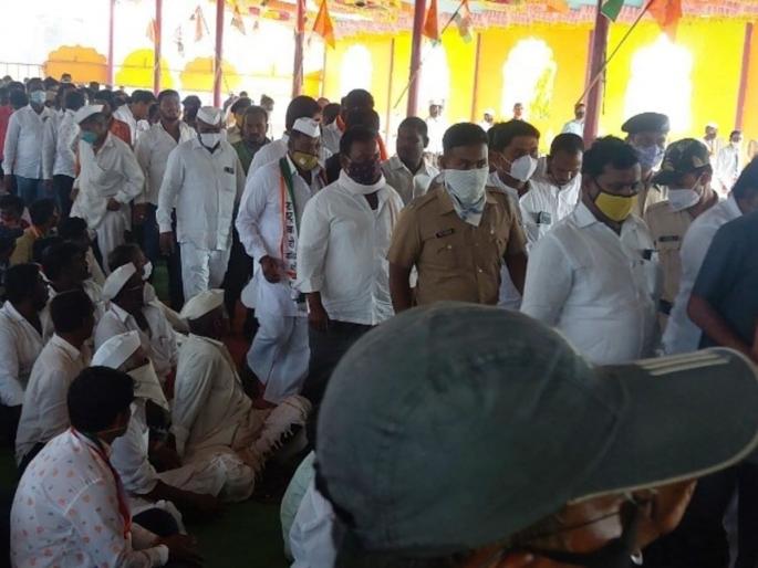 Havoc in Pandharpur after by-elections; Corona lost 125 lives in 20 days | पोटनिवडणुकीनंतर पंढरपुरात कहर; कोरोनाचे २० दिवसांत १२५ बळी Havoc in Pandharpur after by-elections; Corona lost 125 lives in 20 days | पोटनिवडणुकीनंतर पंढरपुरात कहर; कोरोनाचे २० दिवसांत १२५ बळी