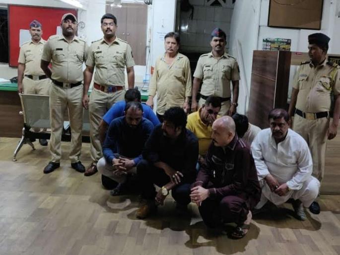 25 lakhs of money seized along with 8 gamblers from Mirror | मीरारोड मधून ८ जुगारींसह २५ लाखांचा मुद्देमाल जप्त  