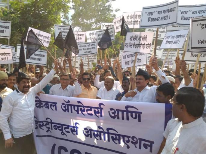 Let's just black out with the self-propelled curators of the cable! | केबलच्या स्वयंघोषित कैवाऱ्यांचंच ब्लॅक 'आऊट' करू या ! Let's just black out with the self-propelled curators of the cable! | केबलच्या स्वयंघोषित कैवाऱ्यांचंच ब्लॅक 'आऊट' करू या !