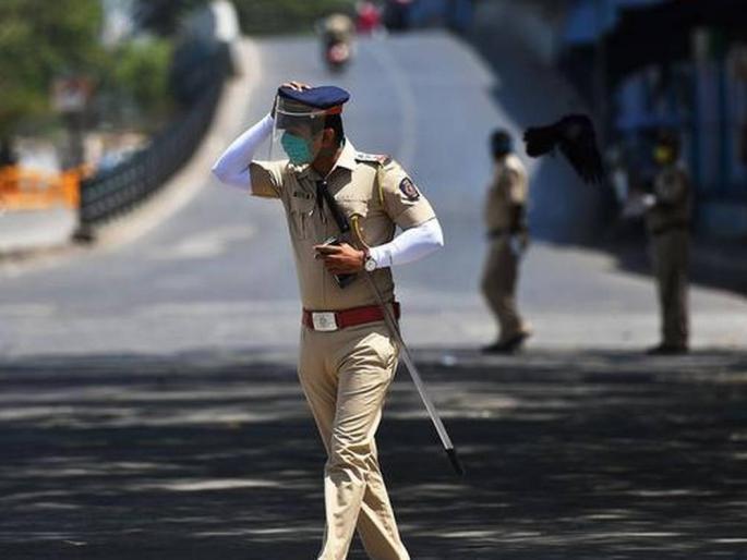 As many as 95 policemen died in four months due to coronary obstruction | कोरोनाची बाधा झाल्याने चार महिन्यांत तब्बल ९५ पोलिसांचा मृत्यू As many as 95 policemen died in four months due to coronary obstruction | कोरोनाची बाधा झाल्याने चार महिन्यांत तब्बल ९५ पोलिसांचा मृत्यू