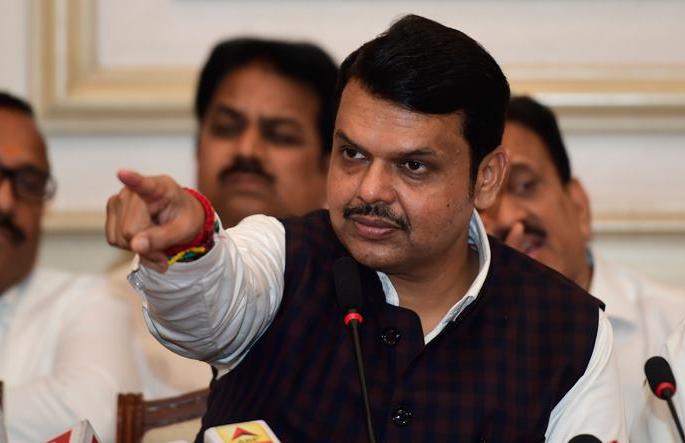 Home Minister should resign first, then inquire, devendra fadanvis on sharad pawar | ... म्हणून आधी गृहमंत्र्यांचा राजीनामा घ्यावा, फडणवीसांनी सांगितलं राज'कारण' Home Minister should resign first, then inquire, devendra fadanvis on sharad pawar | ... म्हणून आधी गृहमंत्र्यांचा राजीनामा घ्यावा, फडणवीसांनी सांगितलं राज'कारण'