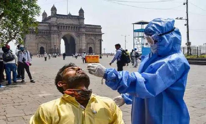 Comfortable! Daily decline in the number of patients in Mumbai | दिलासादायक! मुंबईत दैनंदिन रुग्णसंख्येत घट