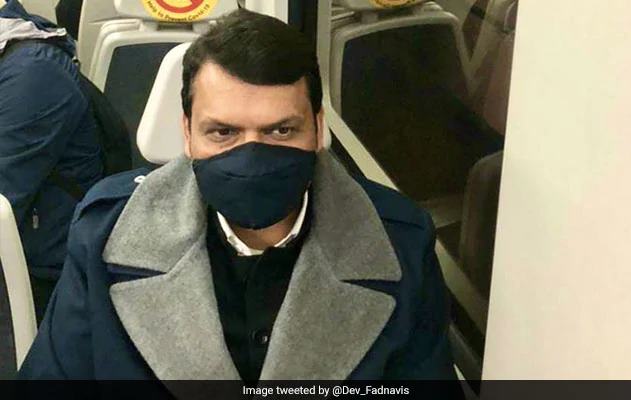 'Silence and Fadnavis, who call the 2% bracelet the queen of Jhansi, is silent now?' bha jagtap on laxman savadi karnataka | '2 टक्क्यांच्या कंगणाला झाशीची राणी म्हणणारे चमचे अन् फडणवीस आता गप्प का?' 'Silence and Fadnavis, who call the 2% bracelet the queen of Jhansi, is silent now?' bha jagtap on laxman savadi karnataka | '2 टक्क्यांच्या कंगणाला झाशीची राणी म्हणणारे चमचे अन् फडणवीस आता गप्प का?'