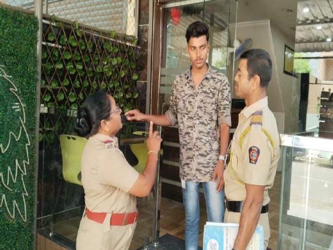 Police raids on cafes in Sangli, two squads deployed | सांगलीतील कॅफेंवर पोलिसांचे छापे, दोन पथके तैनात; अत्याचाराच्या घटनेनंतर तपासणी मोहीम सुरु Police raids on cafes in Sangli, two squads deployed | सांगलीतील कॅफेंवर पोलिसांचे छापे, दोन पथके तैनात; अत्याचाराच्या घटनेनंतर तपासणी मोहीम सुरु