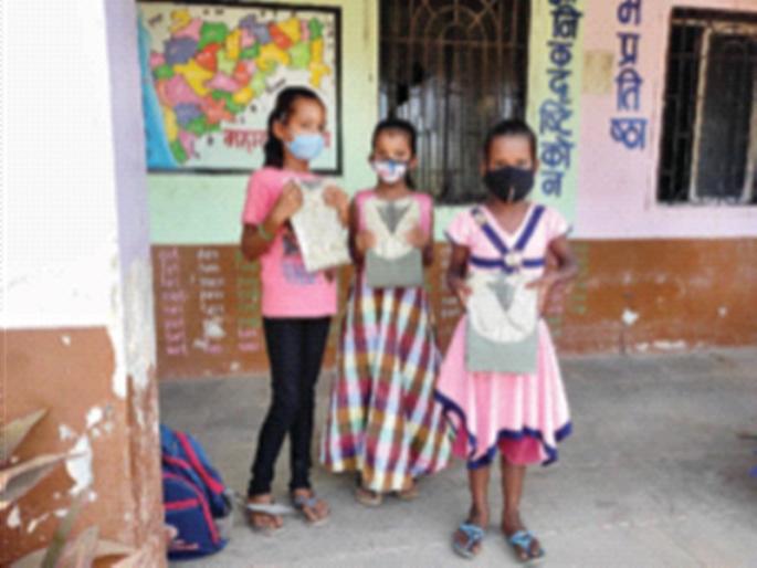 Corona spent Rs 8 lakh on uniforms during the period | कोरोना काळात गणवेशासाठी आठ लाखांचा निधी केला खर्च Corona spent Rs 8 lakh on uniforms during the period | कोरोना काळात गणवेशासाठी आठ लाखांचा निधी केला खर्च
