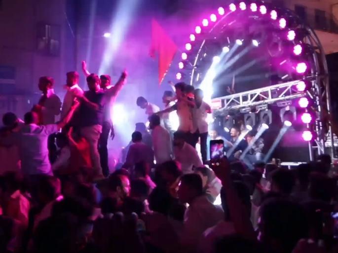 Immersion of Ganesha idol in noise pollution, 100 decibel sound level exceeded | ध्वनीप्रदूषणात गणेशमूर्तीचे विसर्जन, १०० डेसिबल आवाजाची पातळी ओलांडली Immersion of Ganesha idol in noise pollution, 100 decibel sound level exceeded | ध्वनीप्रदूषणात गणेशमूर्तीचे विसर्जन, १०० डेसिबल आवाजाची पातळी ओलांडली