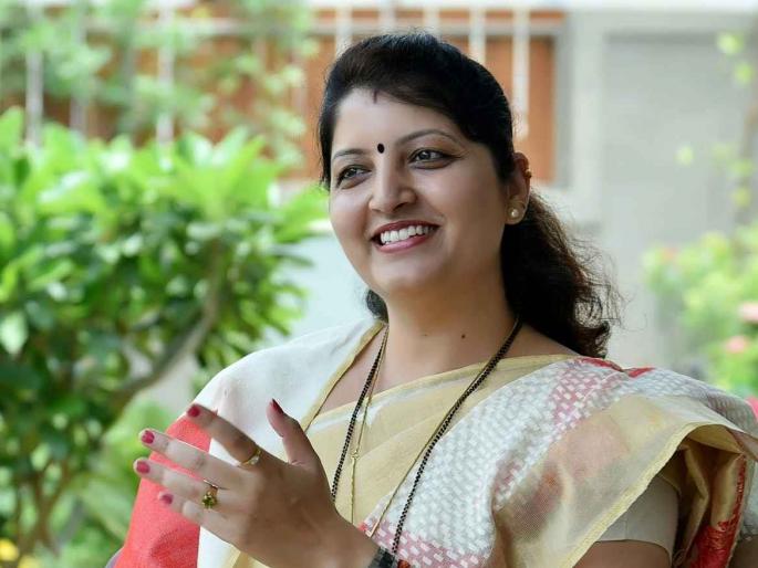Inquire from your shadow home minister, Rupali Chakankar's MNS tola to sandeep deshpande | तुमच्या शॅडो गृहमंत्र्यांकडून चौकशी करा, रुपाली चाकणकरांचा मनसेला टोला Inquire from your shadow home minister, Rupali Chakankar's MNS tola to sandeep deshpande | तुमच्या शॅडो गृहमंत्र्यांकडून चौकशी करा, रुपाली चाकणकरांचा मनसेला टोला