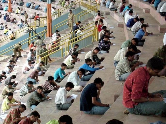 75 lakh people became unemployed in April | 75 लाख लोक झाले एप्रिलमध्ये बेरोजगार 75 lakh people became unemployed in April | 75 लाख लोक झाले एप्रिलमध्ये बेरोजगार