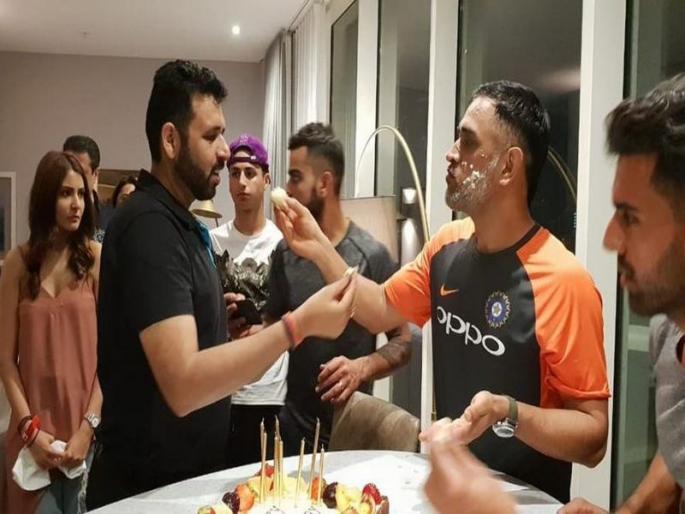 ... and that's what ms Dhoni did to scare Rohit sharma, Video became viral | ... अन् रोहितला घाबरवायला धोनीने केली अशी मस्ती, व्हिडीओ झाला वायरल