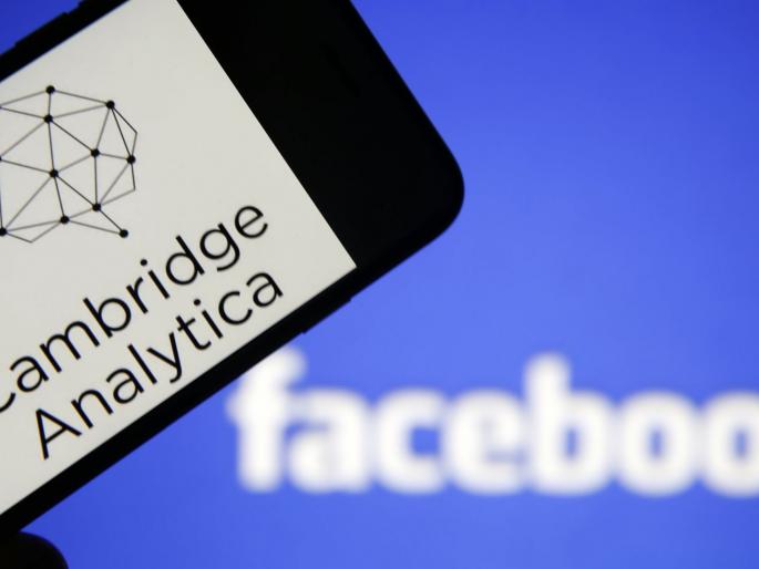 story of cambridge analytica | मतदारांची कुंडली मांडणाऱ्या कंपनीची गोष्ट... story of cambridge analytica | मतदारांची कुंडली मांडणाऱ्या कंपनीची गोष्ट...