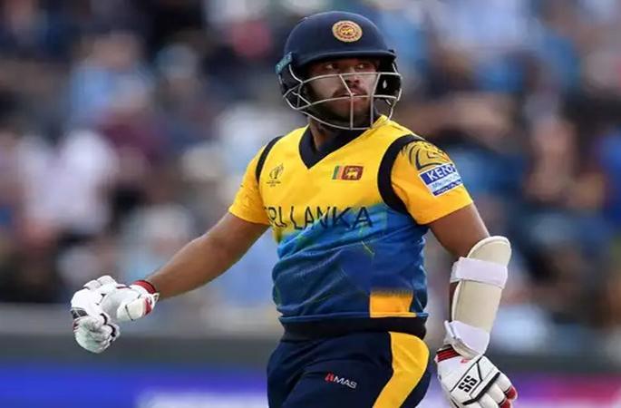 Three Sri Lankan cricketers suspended | श्रीलंकेचे तीन क्रिकेटपटू निलंबित, मायदेशी परतण्याचे आदेश