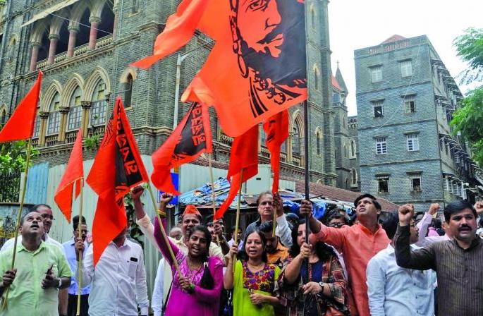 Students in the Maratha community fear the impact of cancellation of reservation | आरक्षण रद्दचा फटका बसण्याची मराठा समाजातील विद्यार्थ्यांना भीती Students in the Maratha community fear the impact of cancellation of reservation | आरक्षण रद्दचा फटका बसण्याची मराठा समाजातील विद्यार्थ्यांना भीती
