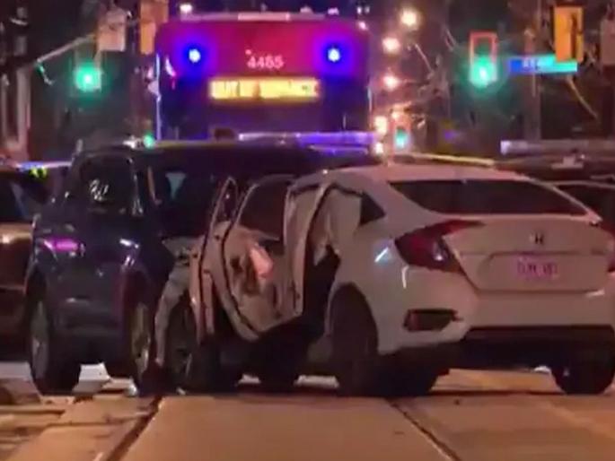 100 rounds firing in Punjabi singers area in Canada; Incidentally, the police are also stuck there... | कॅनडातील पंजाबी गायकांच्या भागात १०० राऊंड फायरिंग; योगायोगाने पोलिसही तिथेच अडकलेले... 100 rounds firing in Punjabi singers area in Canada; Incidentally, the police are also stuck there... | कॅनडातील पंजाबी गायकांच्या भागात १०० राऊंड फायरिंग; योगायोगाने पोलिसही तिथेच अडकलेले...