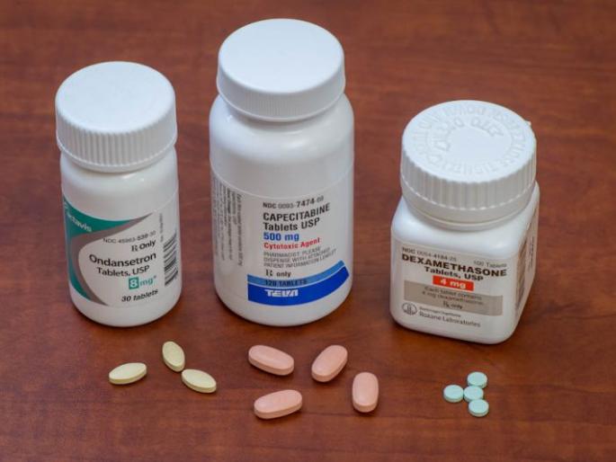 Reduce the cost of drugs on cancer | कर्करोगावरील औषधांच्या किमती कमी करणार Reduce the cost of drugs on cancer | कर्करोगावरील औषधांच्या किमती कमी करणार