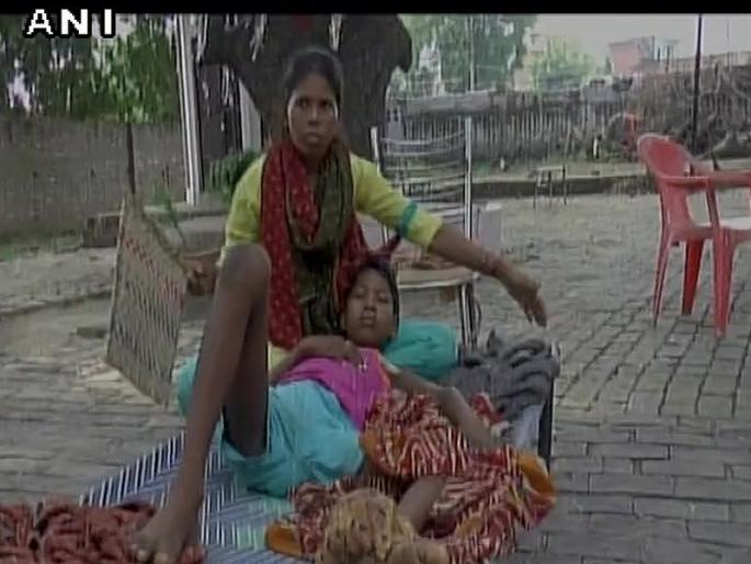 Woman writes to President Kovind seeking permission to euthanise 10yr-old son suffering from cancer, Kanpur | कॅन्सरशी झुंजणा-या माझ्या मुलाला इच्छामरण द्या, काळजावर दगड ठेवून आईची राष्ट्रपतींकडे पत्राद्वारे मागणी  Woman writes to President Kovind seeking permission to euthanise 10yr-old son suffering from cancer, Kanpur | कॅन्सरशी झुंजणा-या माझ्या मुलाला इच्छामरण द्या, काळजावर दगड ठेवून आईची राष्ट्रपतींकडे पत्राद्वारे मागणी