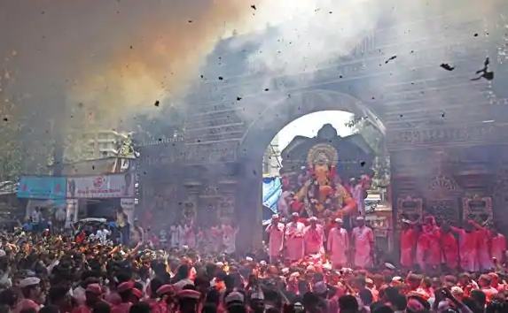 Loudspeakers in Ganeshotsav for three days till 12 midnight | गणेशोत्सवात तीनच दिवस रात्री १२ पर्यंत लाऊडस्पिकर