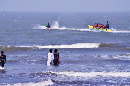 The tourists took the corona | पर्यटकांनी घेतला कोरोनाचा धसका The tourists took the corona | पर्यटकांनी घेतला कोरोनाचा धसका
