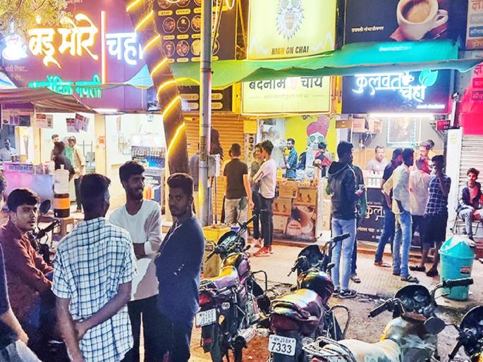 gangs of gundas in Connaught Place of Chhatrapati Sambhajinagar; Panic of citizens | छत्रपती संभाजीनगरच्या कॅनॉट प्लेसमध्ये गुंडांच्या झुंडी; नागरिकांची घाबरगुंडी gangs of gundas in Connaught Place of Chhatrapati Sambhajinagar; Panic of citizens | छत्रपती संभाजीनगरच्या कॅनॉट प्लेसमध्ये गुंडांच्या झुंडी; नागरिकांची घाबरगुंडी