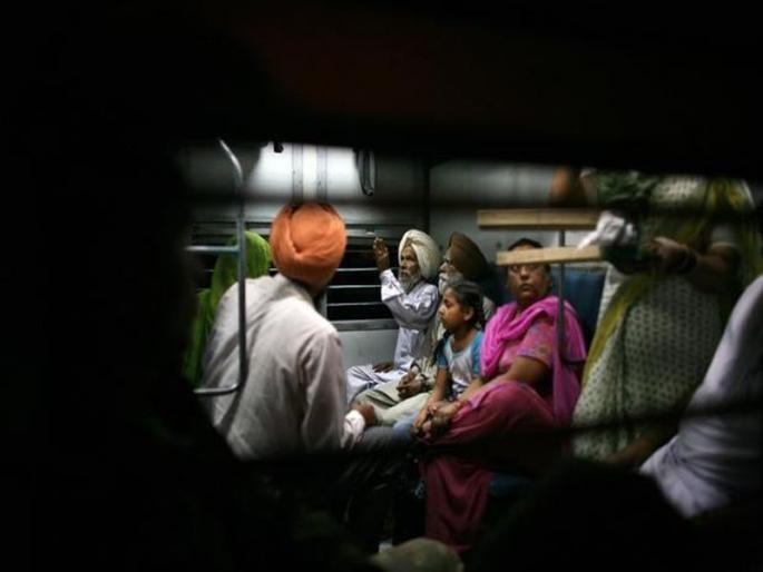 Kansar Express run between Punjab and Rajasthan; Tried for 11 years to clear the identity of the train | पंजाब-राजस्थानदरम्यान धावते कॅन्सर एक्स्प्रेस; ट्रेनची ओळख पुसण्यासाठी ११ वर्षांपासून प्रयत्न Kansar Express run between Punjab and Rajasthan; Tried for 11 years to clear the identity of the train | पंजाब-राजस्थानदरम्यान धावते कॅन्सर एक्स्प्रेस; ट्रेनची ओळख पुसण्यासाठी ११ वर्षांपासून प्रयत्न