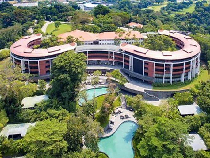 Trump To Meet With Kim Jong Un At Resort Hotel Off Coast Of Singapore, White House Says | ट्रम्प-किम यांच्या बैठकीचे हॉटेल ठरले, सेंटोसा बेटावर होणार भेट