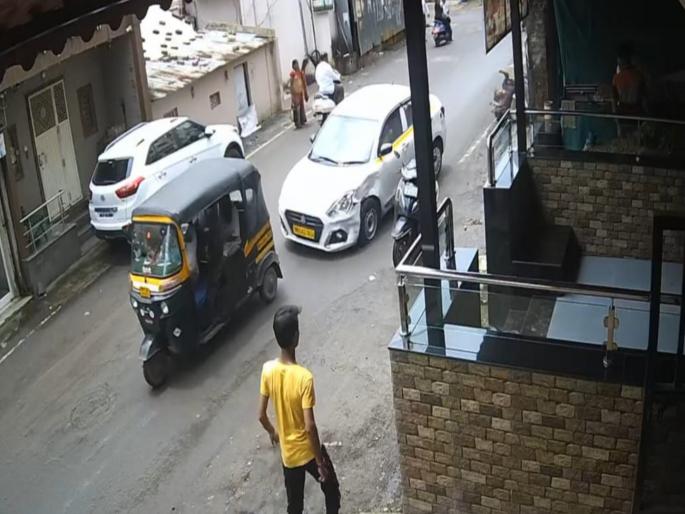 in pimpri chinchwad car driver hit women after and run away | Pimpri Hit & Run Case: भरधाव कारने पादचारी महिलेला उडवले; कारचालकाला ठोकल्या बेड्या in pimpri chinchwad car driver hit women after and run away | Pimpri Hit & Run Case: भरधाव कारने पादचारी महिलेला उडवले; कारचालकाला ठोकल्या बेड्या