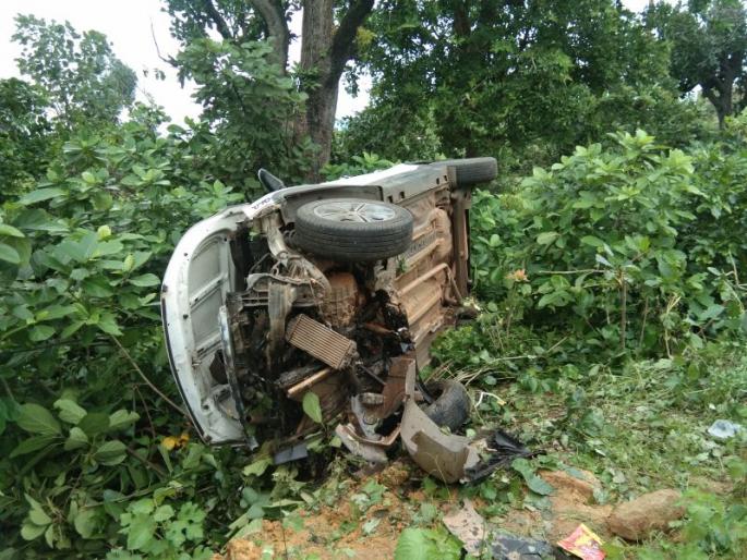 Accidental death of child against mother, father; Mother, father seriously injured | जन्मदात्यांच्या डोळ्यासमोर मुलाचा अपघाती मृत्यू; आई, वडील गंभीर जखमी Accidental death of child against mother, father; Mother, father seriously injured | जन्मदात्यांच्या डोळ्यासमोर मुलाचा अपघाती मृत्यू; आई, वडील गंभीर जखमी