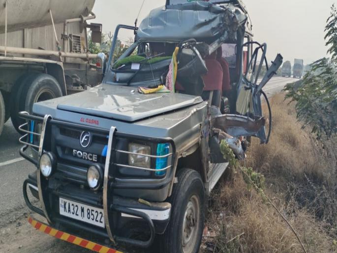 Cruiser car hits sugarcane tractor in Indapur One dead 5 injured | इंदापूरात क्रुझर गाडीची उसाच्या ट्रॅक्टरला धडक; एकाचा मृत्यू, ५ जखमी Cruiser car hits sugarcane tractor in Indapur One dead 5 injured | इंदापूरात क्रुझर गाडीची उसाच्या ट्रॅक्टरला धडक; एकाचा मृत्यू, ५ जखमी